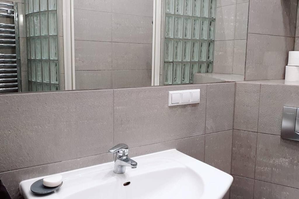 Bright&Comfy Apt -Few Min To Main Square Krasków Εξωτερικό φωτογραφία